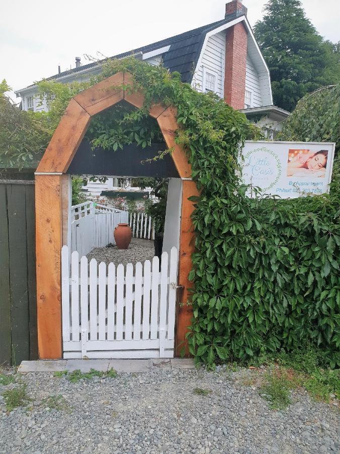 Enchanted Escape Picton Exterior foto